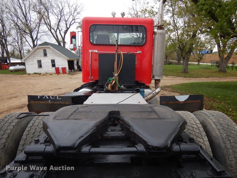 image for item JS9539 1997 Peterbilt 378  semi truck