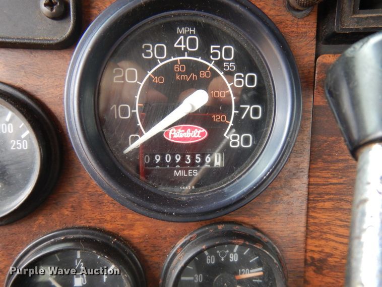 image for item JS9539 1997 Peterbilt 378  semi truck