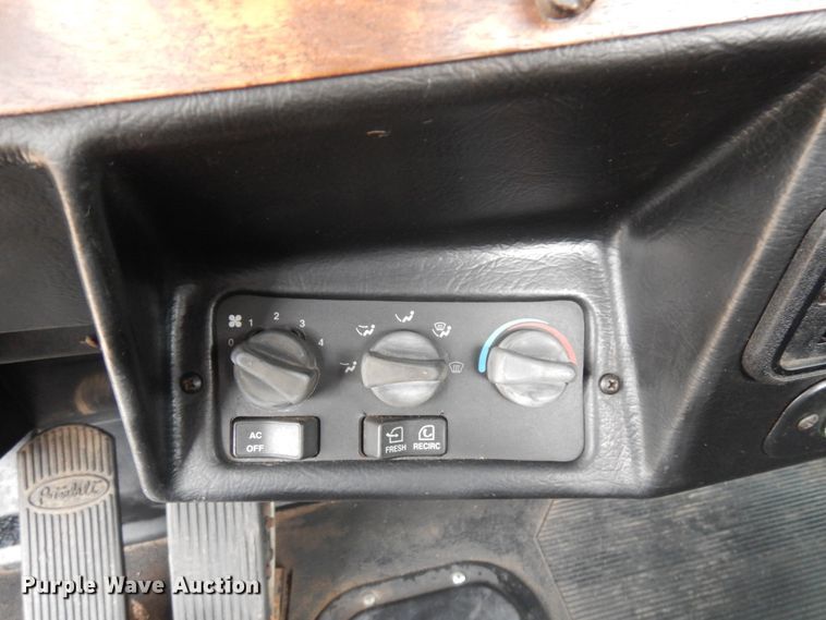 image for item JS9539 1997 Peterbilt 378  semi truck