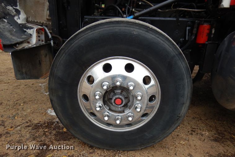 image for item JS9539 1997 Peterbilt 378  semi truck