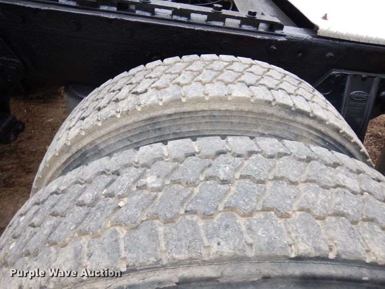 image for item JS9539 1997 Peterbilt 378  semi truck