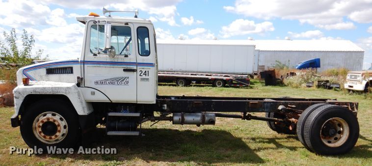 image for item KA9373 1998 Mack CS300P  truck cab and chassis