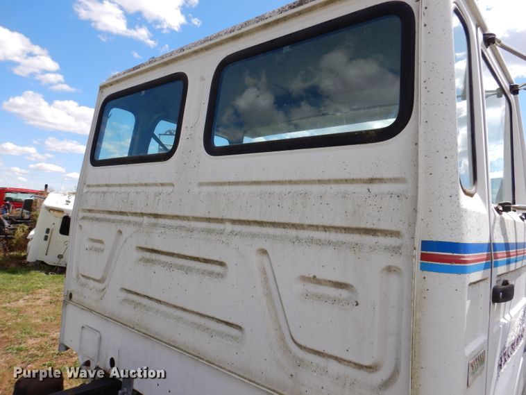 image for item KA9373 1998 Mack CS300P  truck cab and chassis