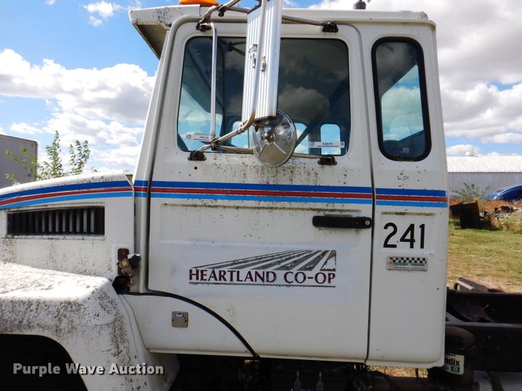 image for item KA9373 1998 Mack CS300P  truck cab and chassis