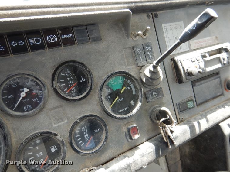 image for item KA9373 1998 Mack CS300P  truck cab and chassis