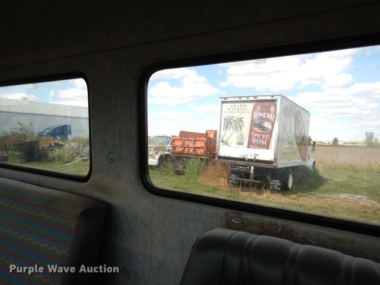 image for item KA9373 1998 Mack CS300P  truck cab and chassis