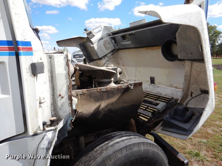 image for item KA9373 1998 Mack CS300P  truck cab and chassis