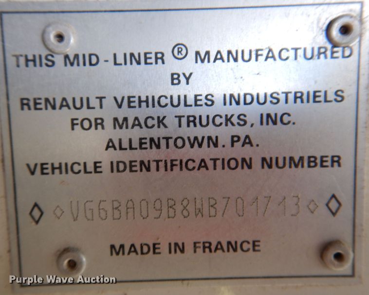 image for item KA9373 1998 Mack CS300P  truck cab and chassis