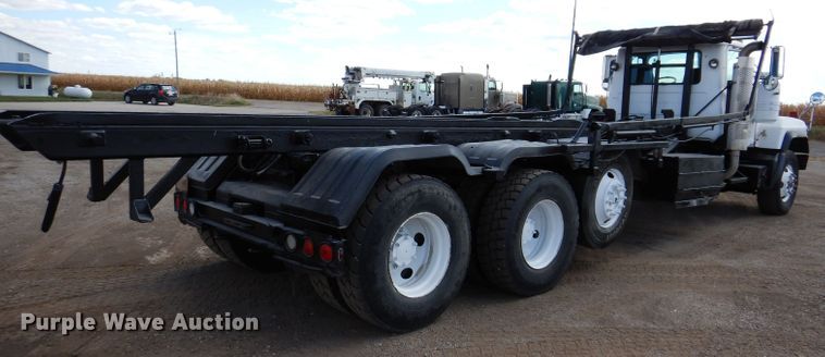 image for item KA9374 1998 Mack RD600  roll-off container truck