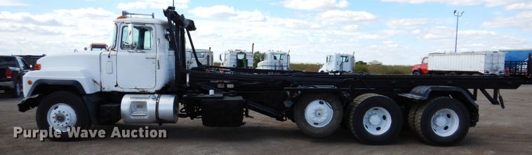 image for item KA9374 1998 Mack RD600  roll-off container truck