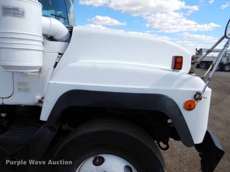 image for item KA9374 1998 Mack RD600  roll-off container truck