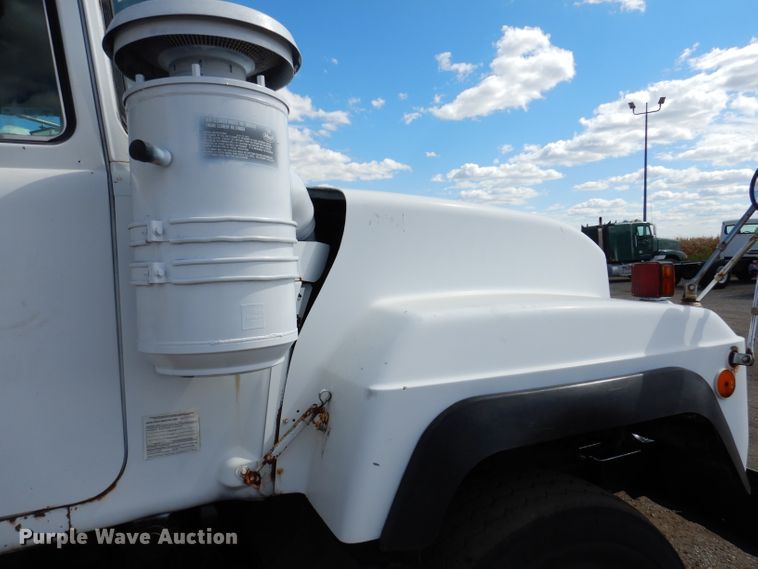 image for item KA9374 1998 Mack RD600  roll-off container truck