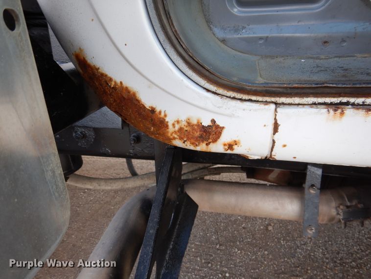 image for item KA9374 1998 Mack RD600  roll-off container truck