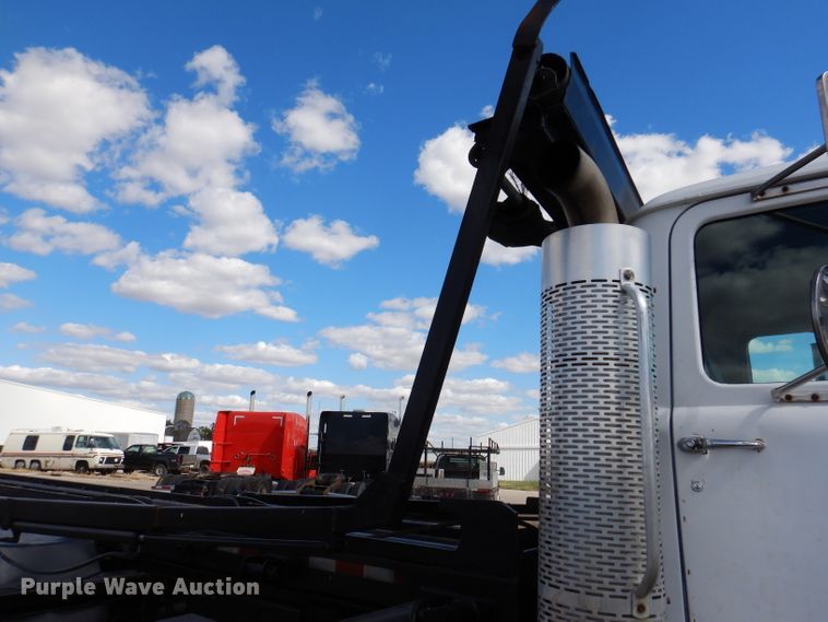 image for item KA9374 1998 Mack RD600  roll-off container truck