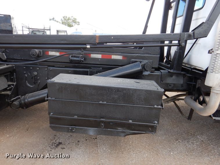 image for item KA9374 1998 Mack RD600  roll-off container truck