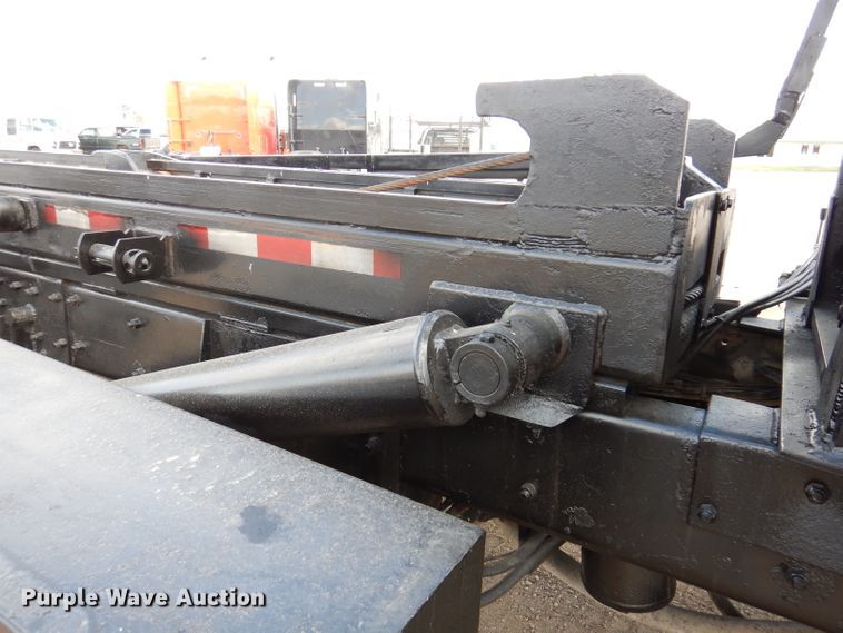 image for item KA9374 1998 Mack RD600  roll-off container truck