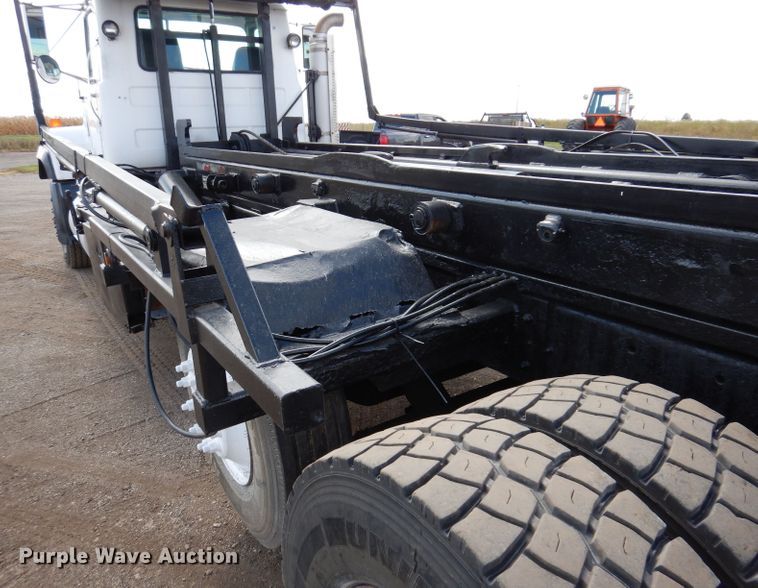 image for item KA9374 1998 Mack RD600  roll-off container truck