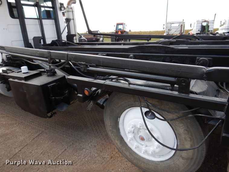 image for item KA9374 1998 Mack RD600  roll-off container truck