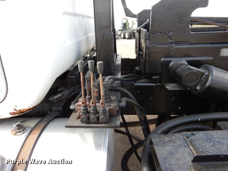 image for item KA9374 1998 Mack RD600  roll-off container truck