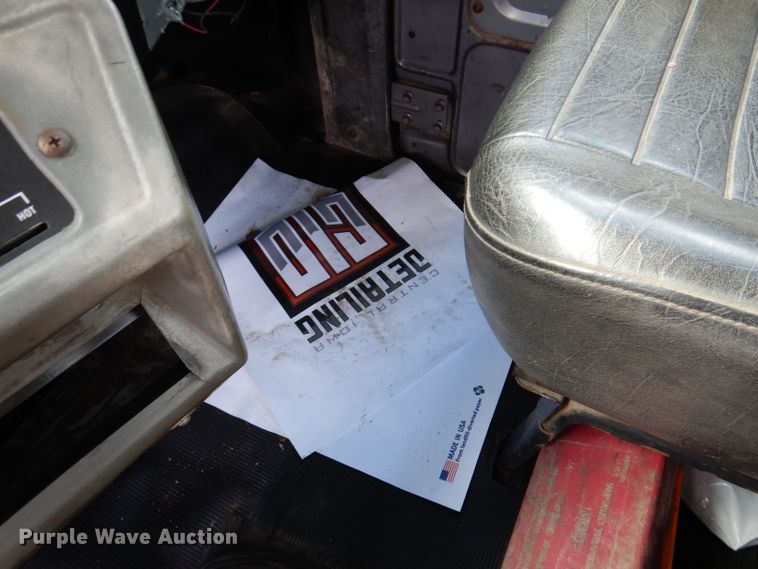 image for item KA9374 1998 Mack RD600  roll-off container truck