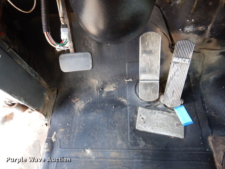 image for item KA9374 1998 Mack RD600  roll-off container truck