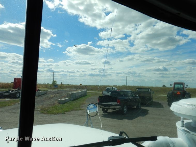 image for item KA9374 1998 Mack RD600  roll-off container truck