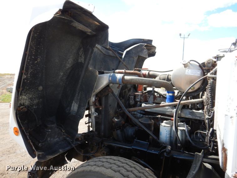 image for item KA9374 1998 Mack RD600  roll-off container truck