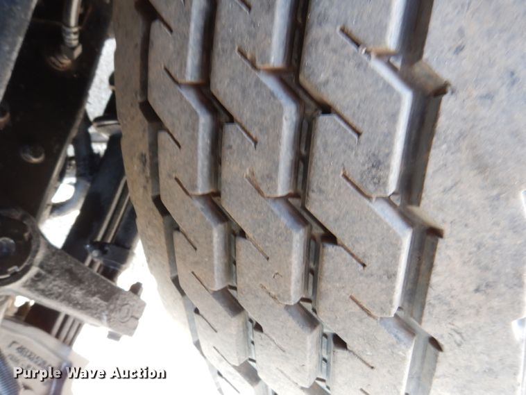 image for item KA9374 1998 Mack RD600  roll-off container truck