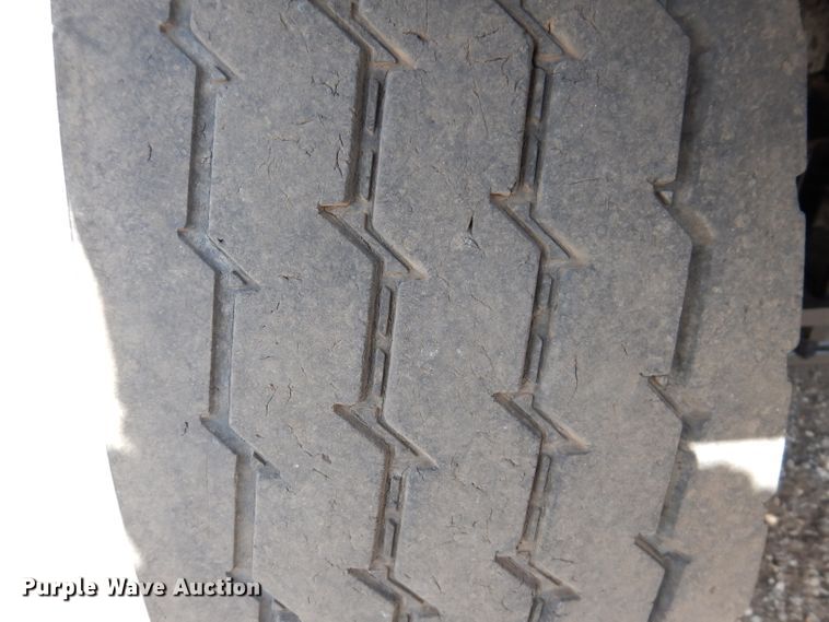 image for item KA9374 1998 Mack RD600  roll-off container truck