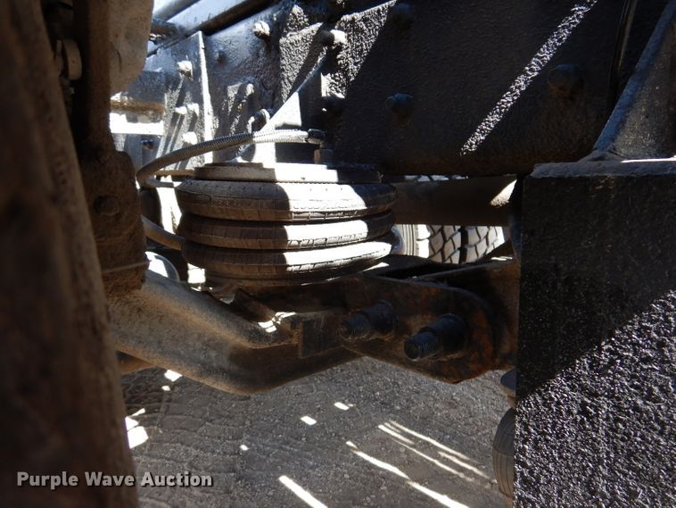 image for item KA9374 1998 Mack RD600  roll-off container truck