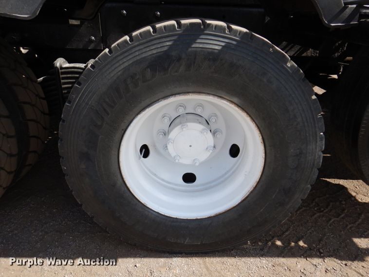 image for item KA9374 1998 Mack RD600  roll-off container truck