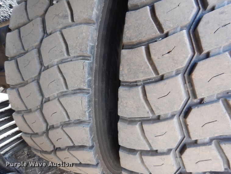 image for item KA9374 1998 Mack RD600  roll-off container truck