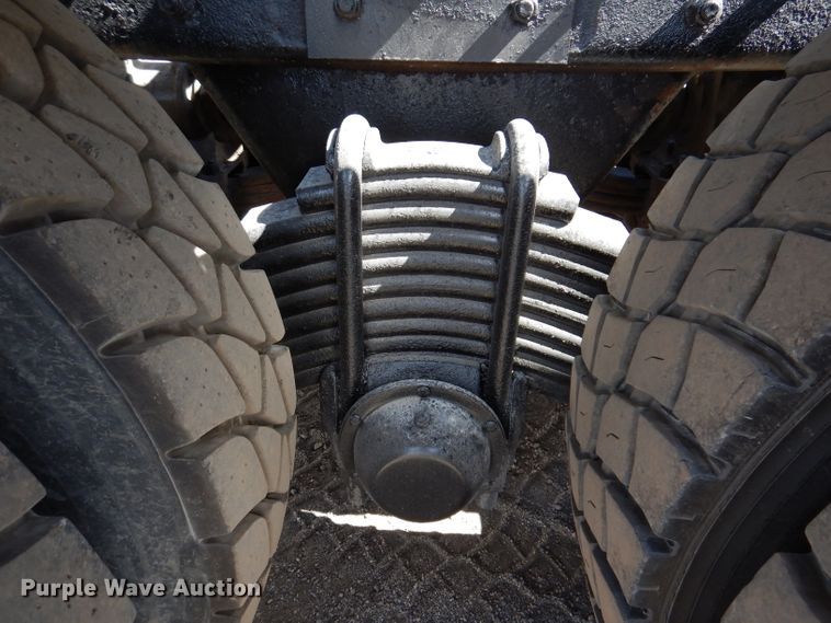 image for item KA9374 1998 Mack RD600  roll-off container truck