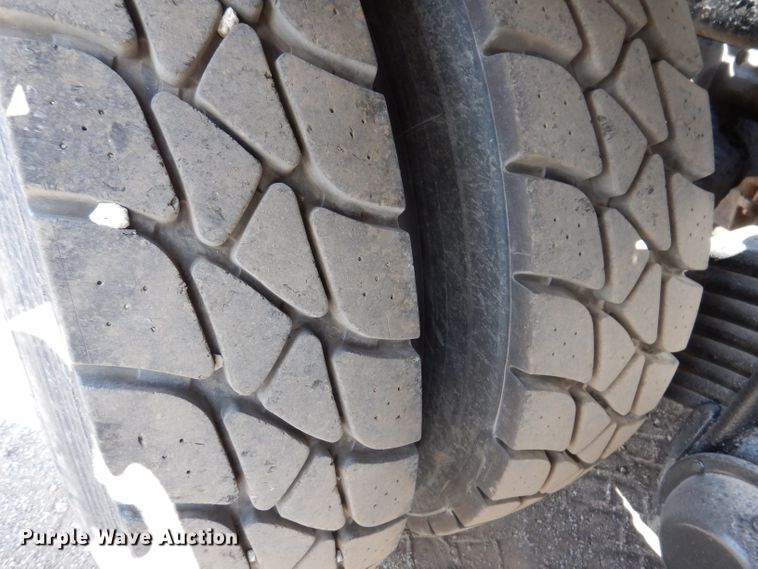 image for item KA9374 1998 Mack RD600  roll-off container truck