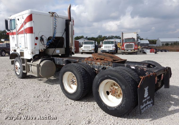 image for item KA9462 1986 Freightliner FLT  semi truck