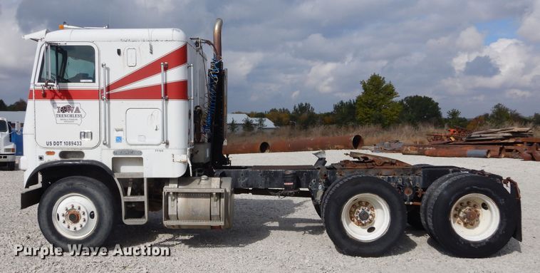 image for item KA9462 1986 Freightliner FLT  semi truck