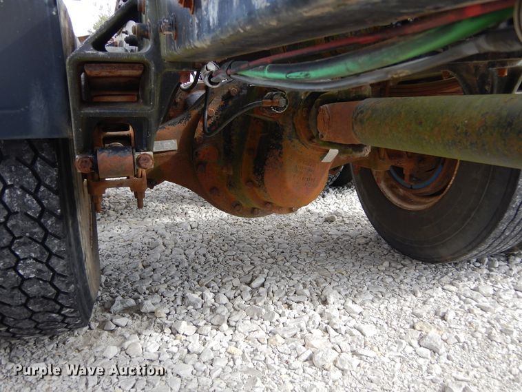 image for item KA9462 1986 Freightliner FLT  semi truck