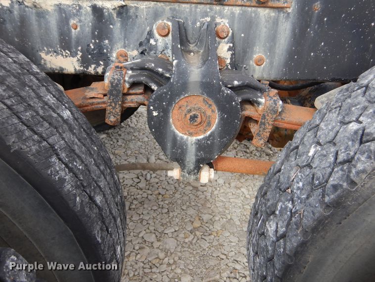 image for item KA9462 1986 Freightliner FLT  semi truck