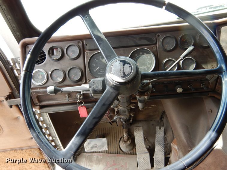 image for item KA9462 1986 Freightliner FLT  semi truck