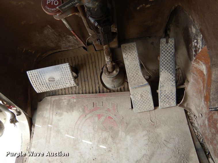 image for item KA9462 1986 Freightliner FLT  semi truck