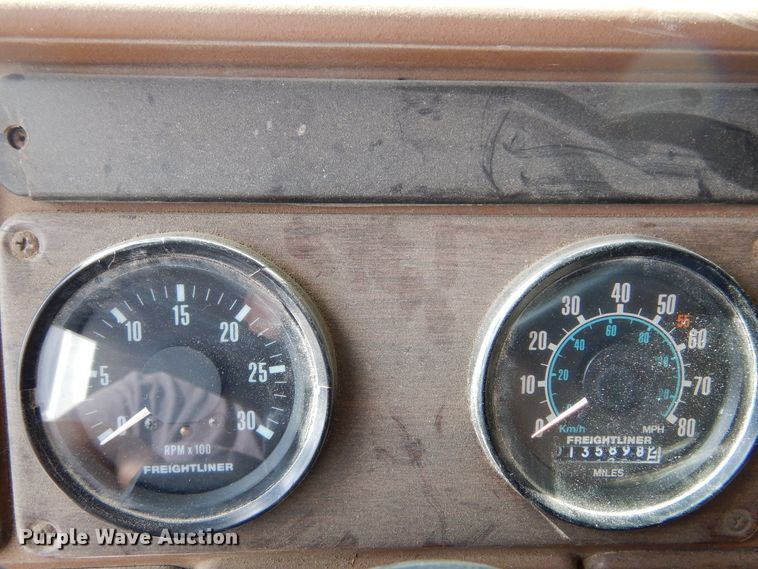 image for item KA9462 1986 Freightliner FLT  semi truck