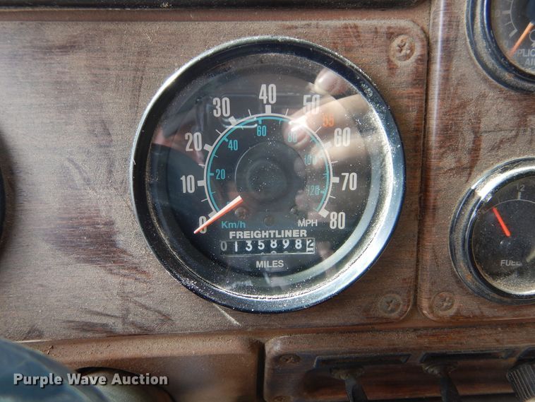 image for item KA9462 1986 Freightliner FLT  semi truck