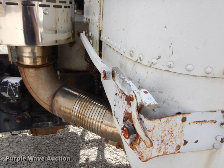 image for item KA9462 1986 Freightliner FLT  semi truck