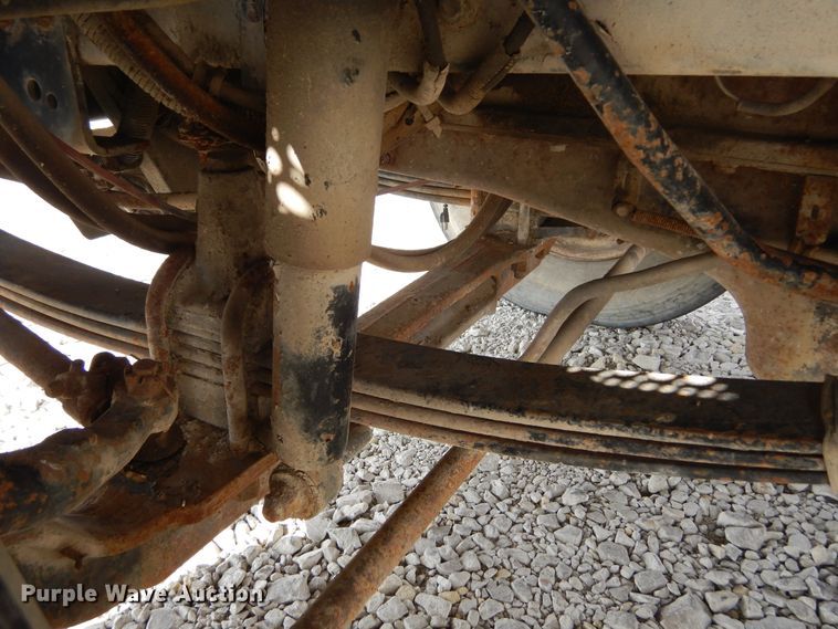 image for item KA9462 1986 Freightliner FLT  semi truck