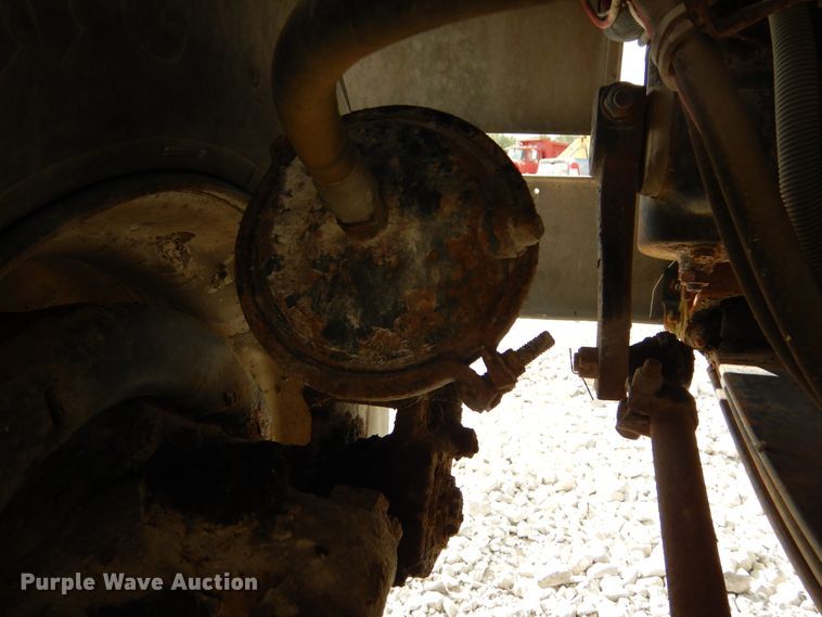 image for item KA9462 1986 Freightliner FLT  semi truck