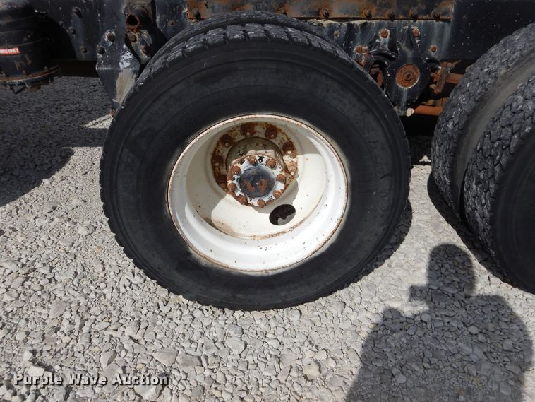 image for item KA9462 1986 Freightliner FLT  semi truck