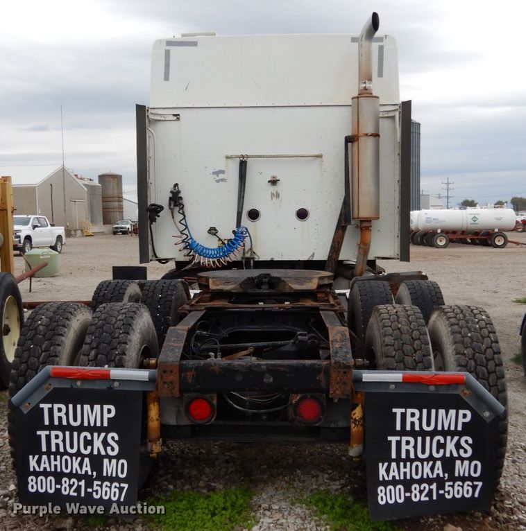 image for item KI9454 1996 International 9200  semi truck