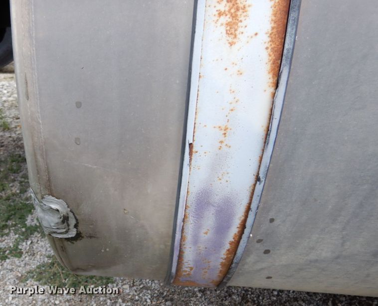 image for item KI9454 1996 International 9200  semi truck