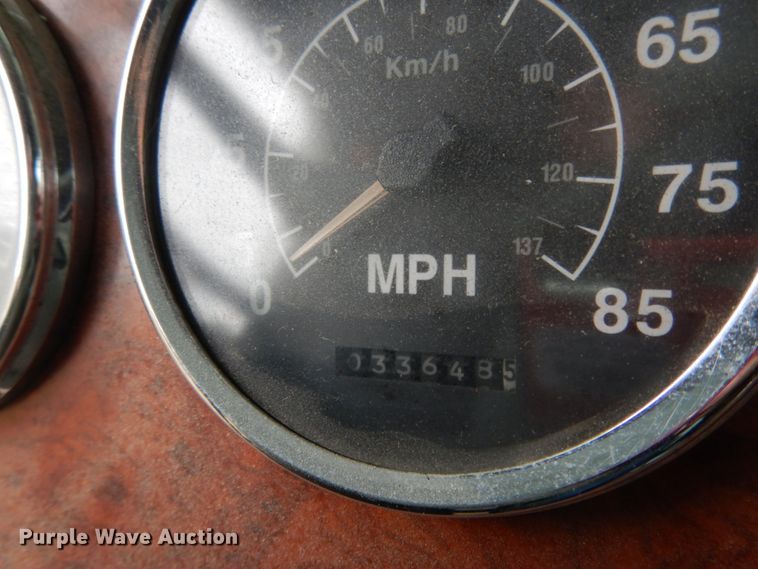 image for item KI9454 1996 International 9200  semi truck