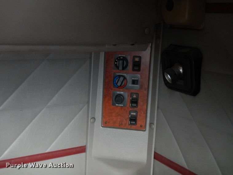 image for item KI9454 1996 International 9200  semi truck